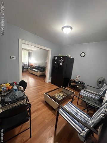 6101 Auburn Street, Detroit, MI 48228
