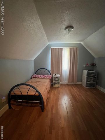 6101 Auburn Street, Detroit, MI 48228