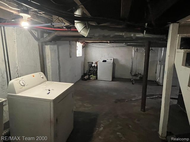 6101 Auburn Street, Detroit, MI 48228