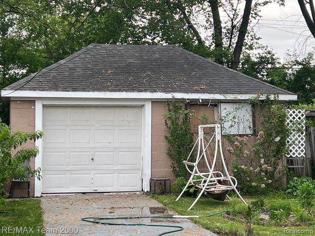 6101 Auburn Street, Detroit, MI 48228