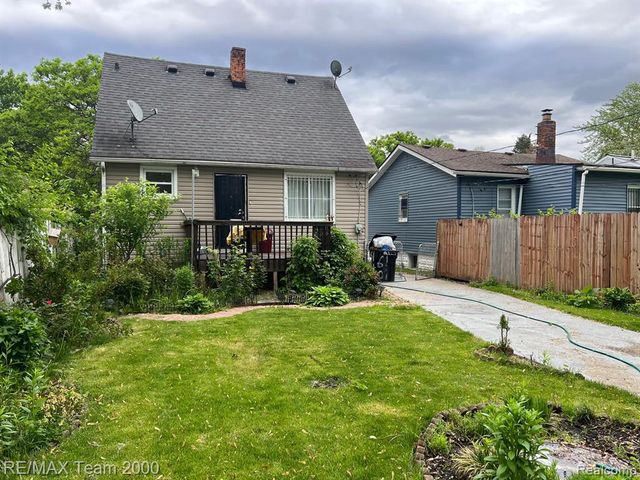 6101 Auburn Street, Detroit, MI 48228