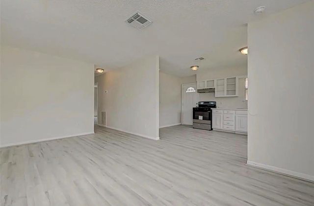 4222 Sevan Street, Bacliff, TX 77518