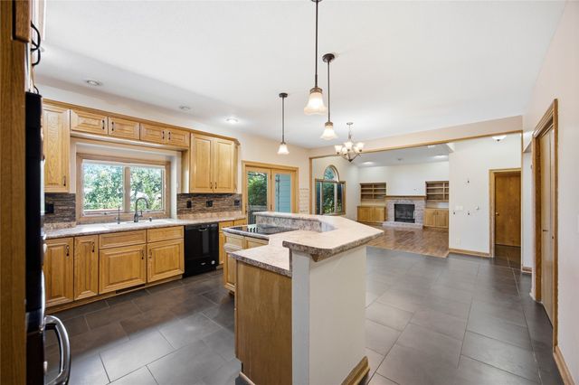 901 NW Campus Ridge Court, Ankeny, IA 50023