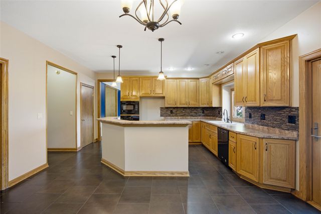 901 NW Campus Ridge Court, Ankeny, IA 50023