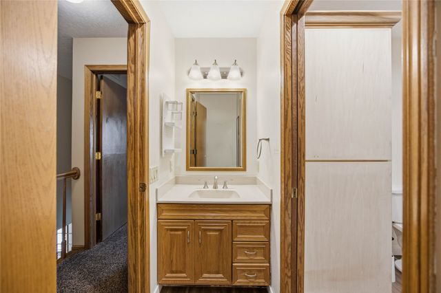 901 NW Campus Ridge Court, Ankeny, IA 50023