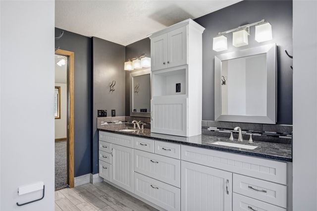 901 NW Campus Ridge Court, Ankeny, IA 50023