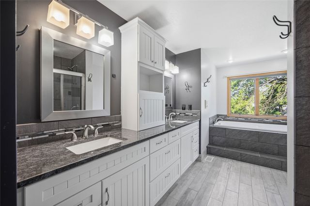 901 NW Campus Ridge Court, Ankeny, IA 50023