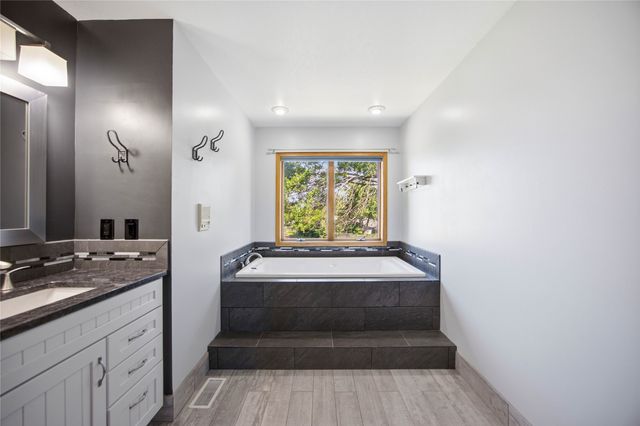 901 NW Campus Ridge Court, Ankeny, IA 50023