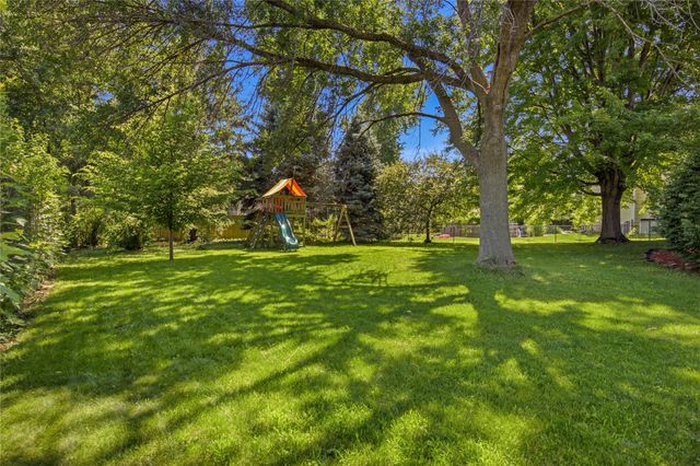 901 NW Campus Ridge Court, Ankeny, IA 50023