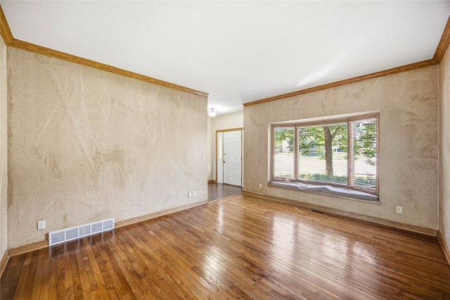901 NW Campus Ridge Court, Ankeny, IA 50023