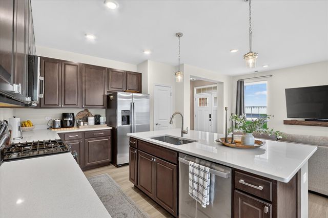 1308 Draper Road, Mchenry, IL 60050