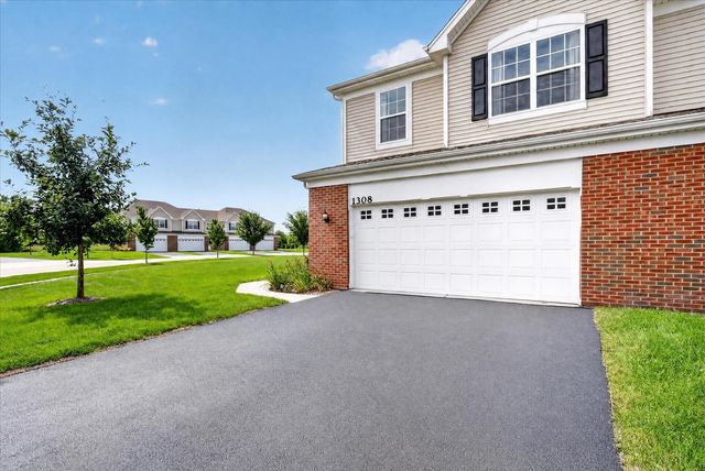 1308 Draper Road, Mchenry, IL 60050