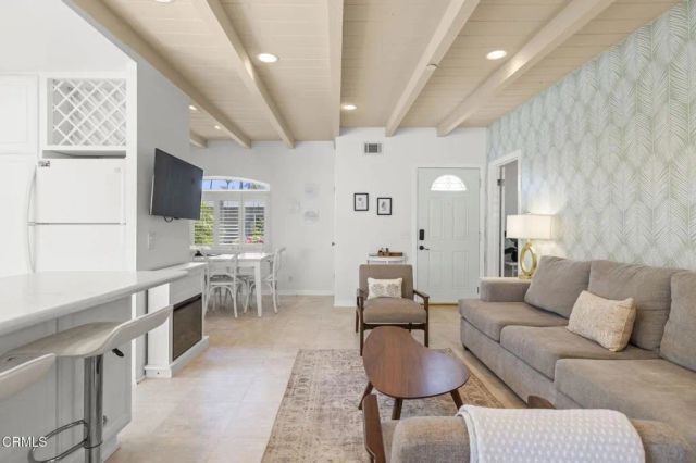 2036 Pierpont Boulevard, Ventura, CA 93001