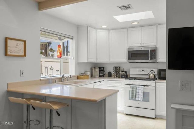 2036 Pierpont Boulevard, Ventura, CA 93001