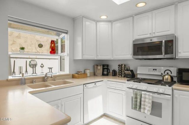 2036 Pierpont Boulevard, Ventura, CA 93001