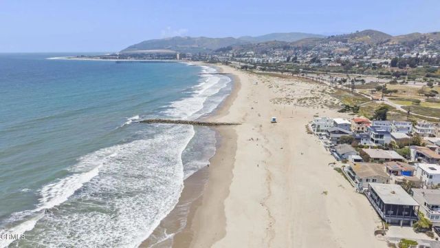 2036 Pierpont Boulevard, Ventura, CA 93001