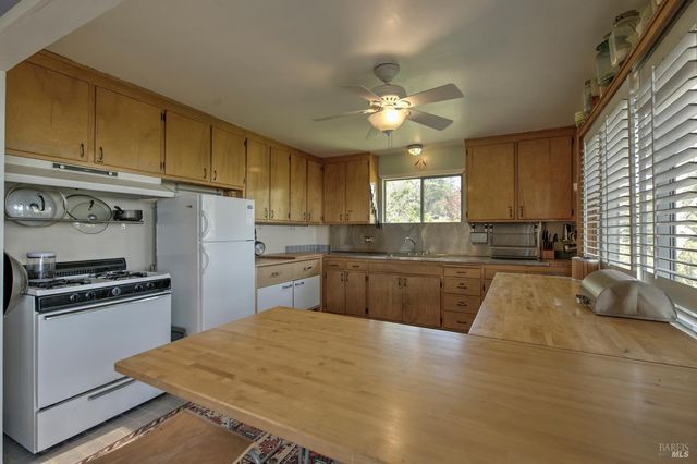 10957 Westside Rd, Healdsburg, CA 95448