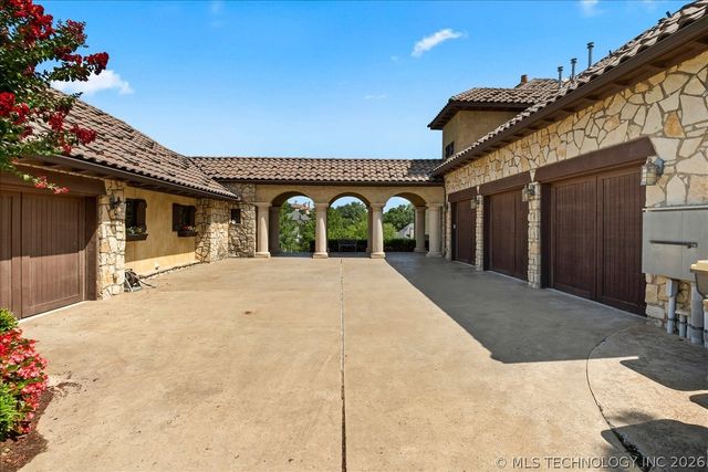 10710 S Fir Place, Jenks, OK 74037