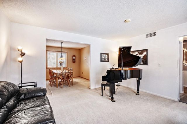 16200 Hyland Avenue, Lakeville, MN 55044