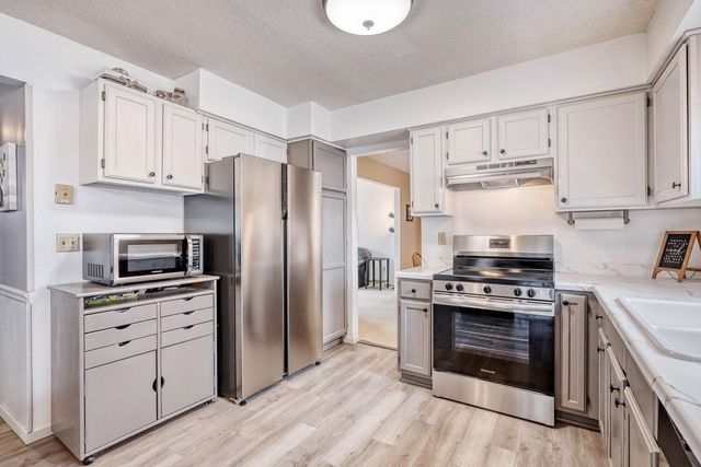 16200 Hyland Avenue, Lakeville, MN 55044