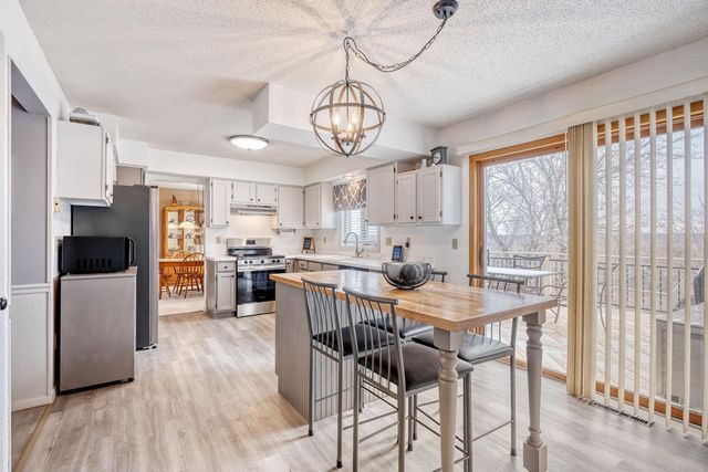 16200 Hyland Avenue, Lakeville, MN 55044