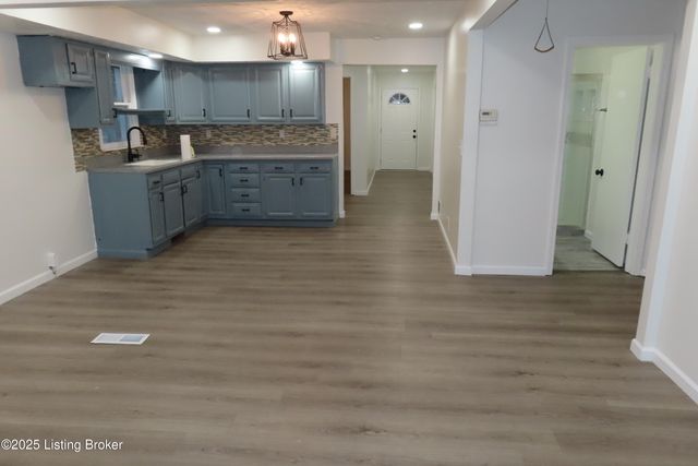 1617 Phyllis Ave, Louisville, KY 40215