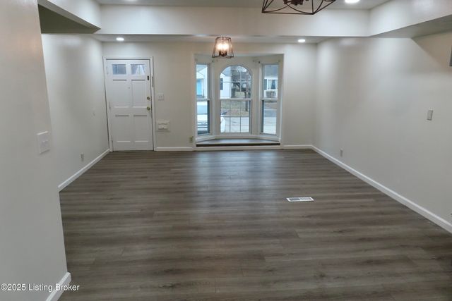 1617 Phyllis Ave, Louisville, KY 40215