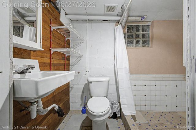 5687 Woodrow Street, Detroit, MI 48210