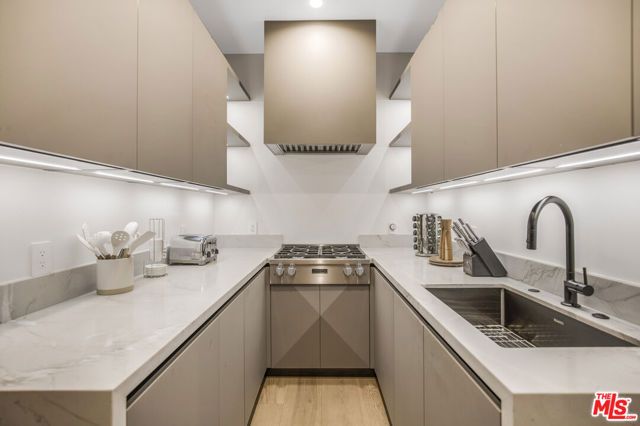 4246 Levitt Lane, Sherman Oaks, CA 91403