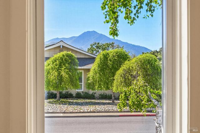 319 Golden Hind Psge, Corte Madera, CA 94925