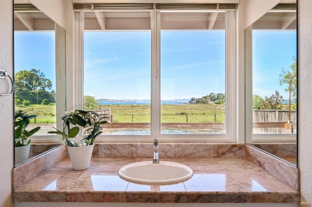 319 Golden Hind Psge, Corte Madera, CA 94925