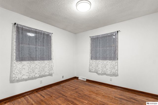 5004 N 48th Street, Omaha, NE 68104