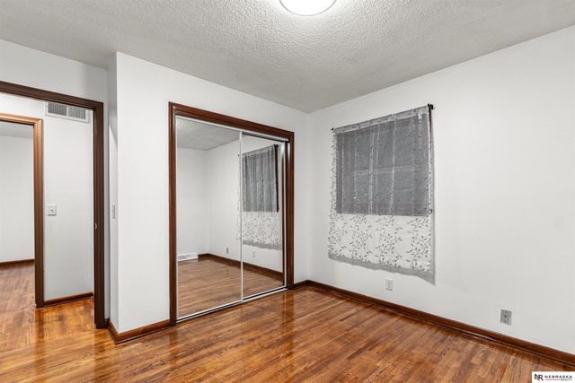 5004 N 48th Street, Omaha, NE 68104