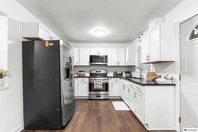 5004 N 48th Street, Omaha, NE 68104