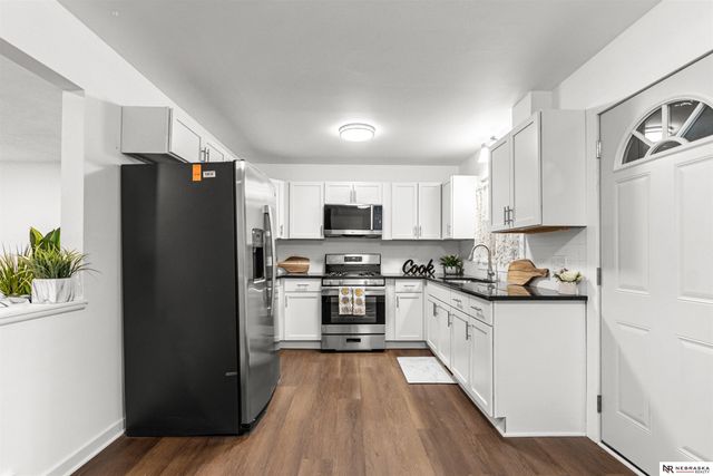 5004 N 48th Street, Omaha, NE 68104