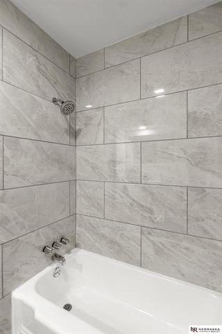 5004 N 48th Street, Omaha, NE 68104