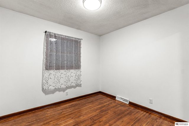 5004 N 48th Street, Omaha, NE 68104