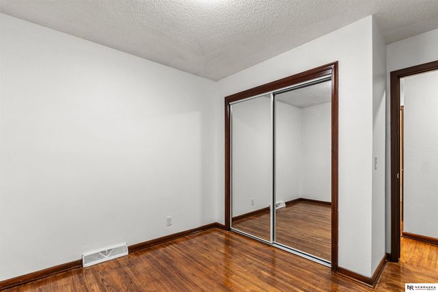 5004 N 48th Street, Omaha, NE 68104