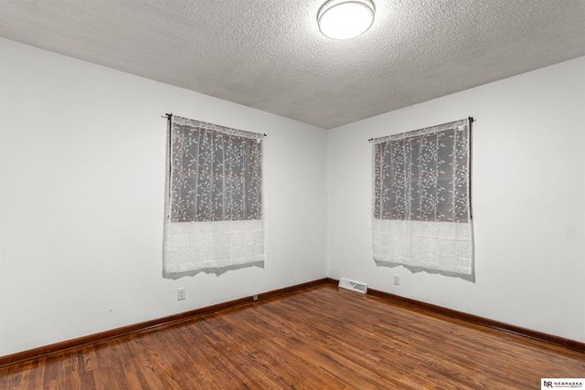 5004 N 48th Street, Omaha, NE 68104