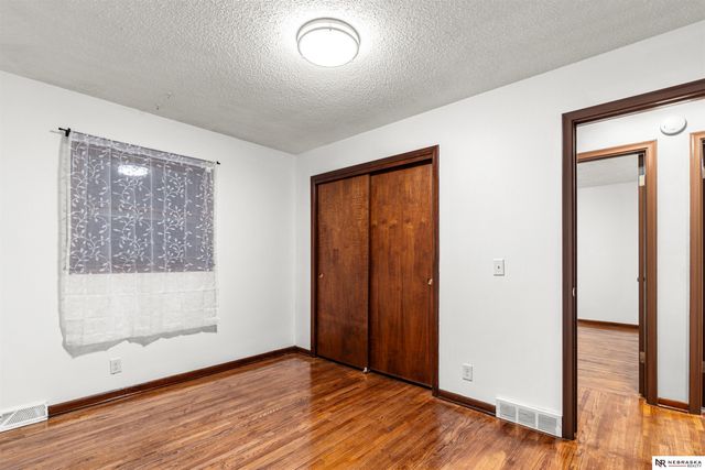 5004 N 48th Street, Omaha, NE 68104