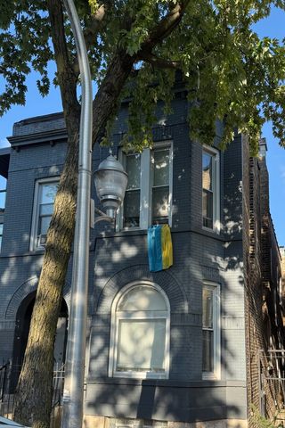 827 N Fairfield Avenue, Chicago, IL 60622