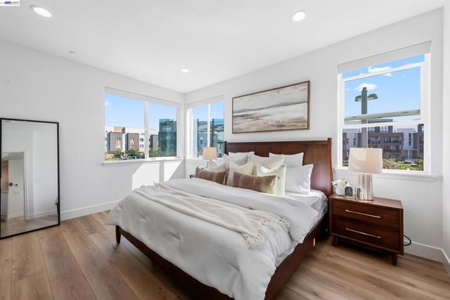 5509 Holly Bay Ave, Dublin, CA 94568