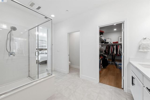 5509 Holly Bay Ave, Dublin, CA 94568