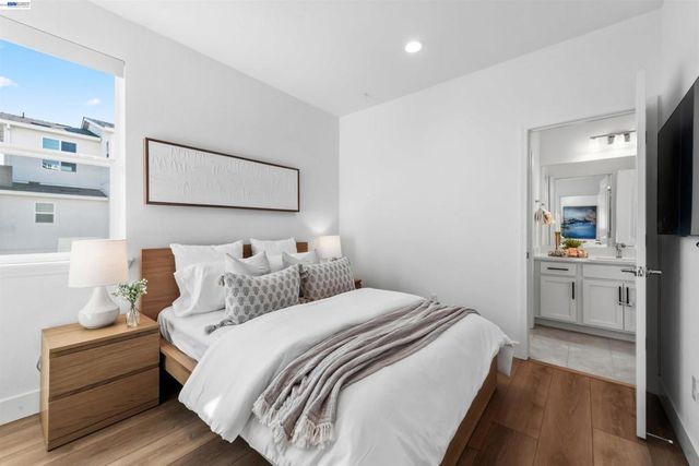 5509 Holly Bay Ave, Dublin, CA 94568