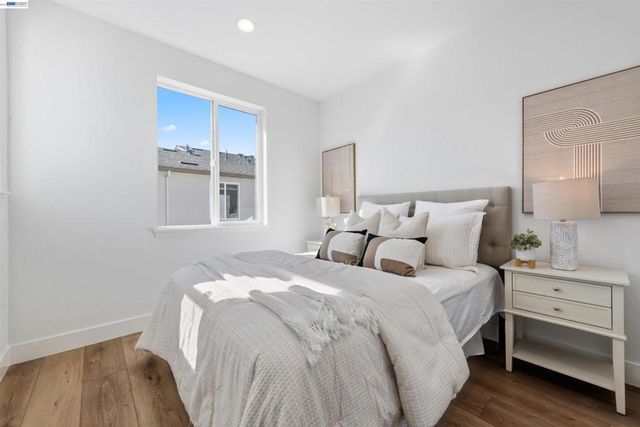 5509 Holly Bay Ave, Dublin, CA 94568