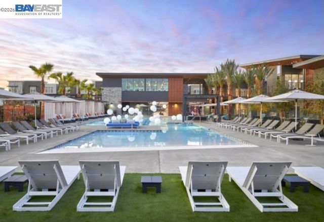 5509 Holly Bay Ave, Dublin, CA 94568