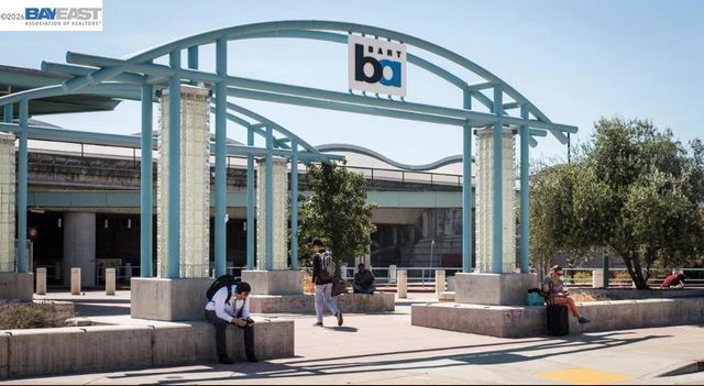 5509 Holly Bay Ave, Dublin, CA 94568