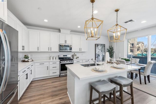 5509 Holly Bay Ave, Dublin, CA 94568