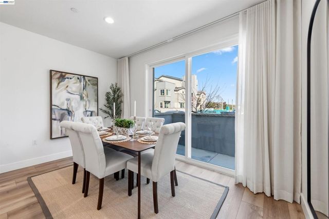 5509 Holly Bay Ave, Dublin, CA 94568