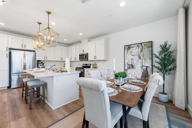 5509 Holly Bay Ave, Dublin, CA 94568